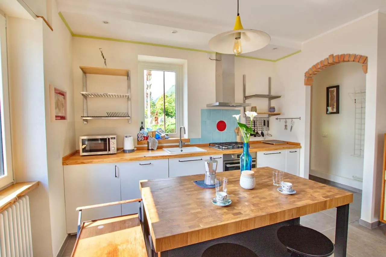 Il Punto Rosso Apartment Nesso