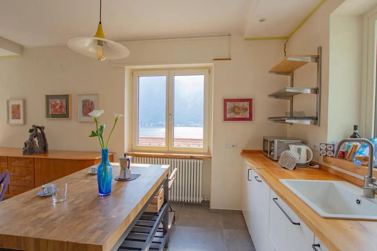 Il Punto Rosso Apartment Nesso Italy