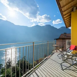 Ka' Doro With View Apartment